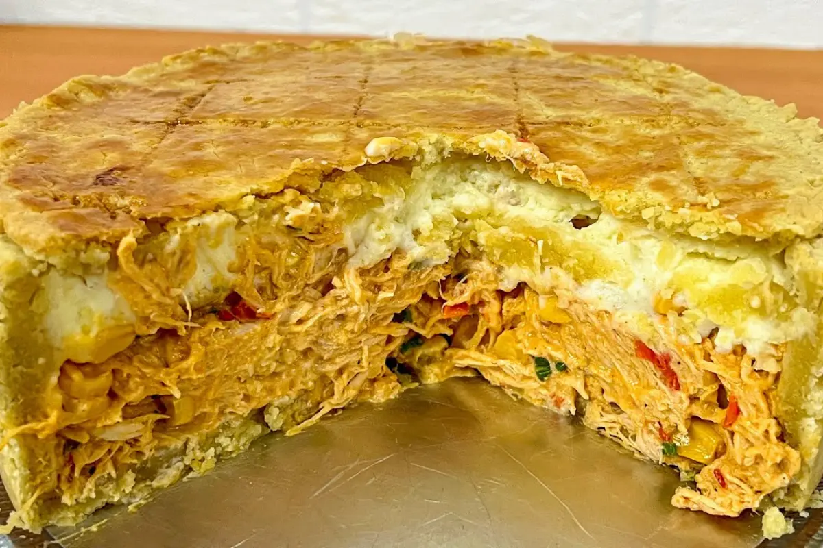 Empadão de Frango Cremoso: Uma Delícia para sua Mesa