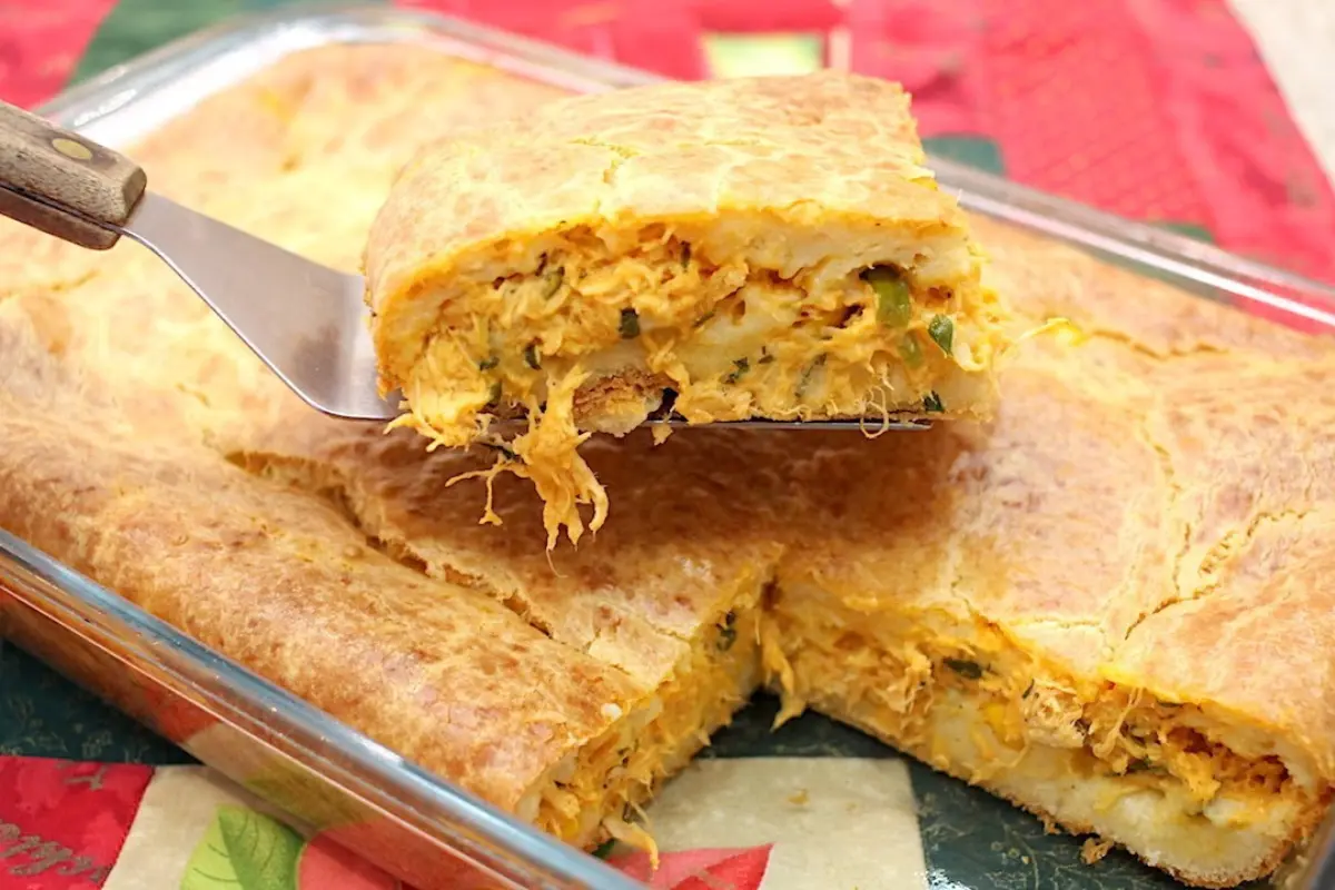 Torta de Frango Cremosa: Uma Delícia que Aquece o Coração