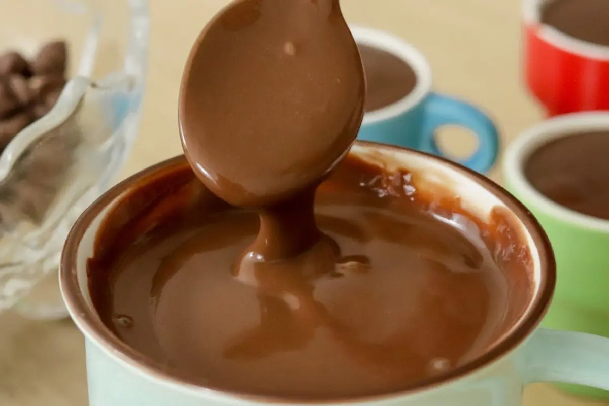 Chocolate Quente Cremoso: O Prazer em uma Xícara