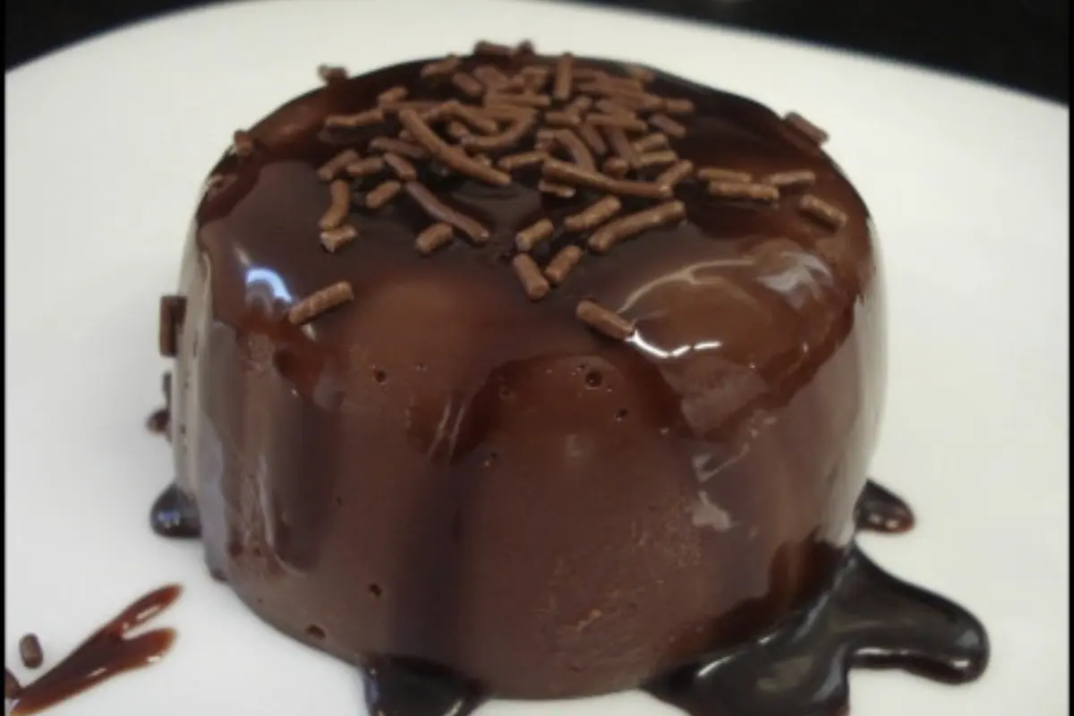 Pudim de Chocolate Vegano: Uma Sobremesa Irresistível e Livre de Ingredientes de Origem Animal
