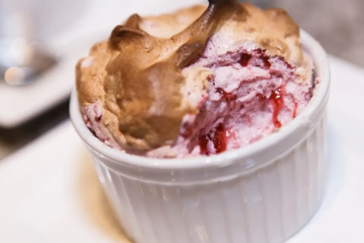 Sufle de Morango: Uma Sobremesa Deliciosa e Sofisticada