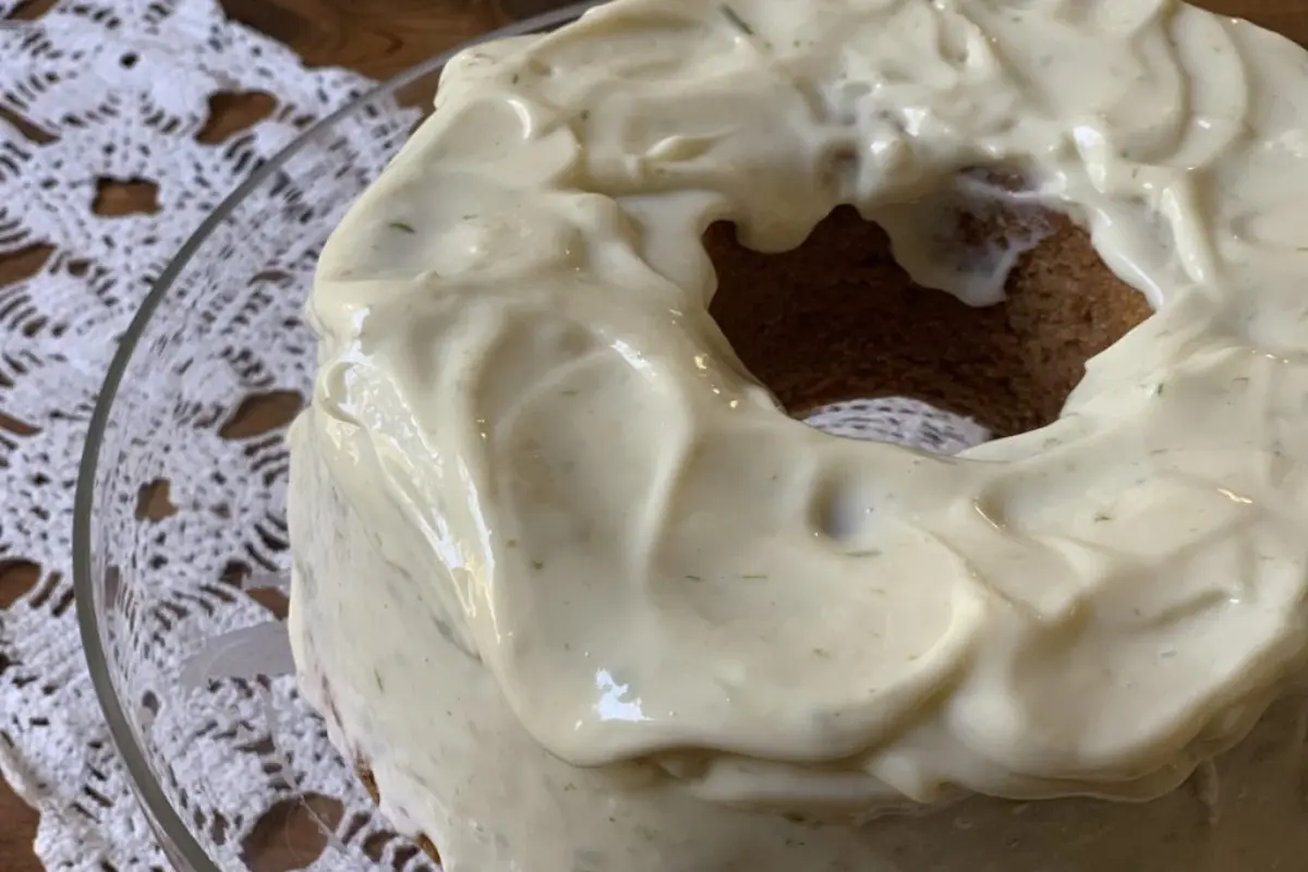 Desfrute da Frescura: Bolo de Limão com Casca