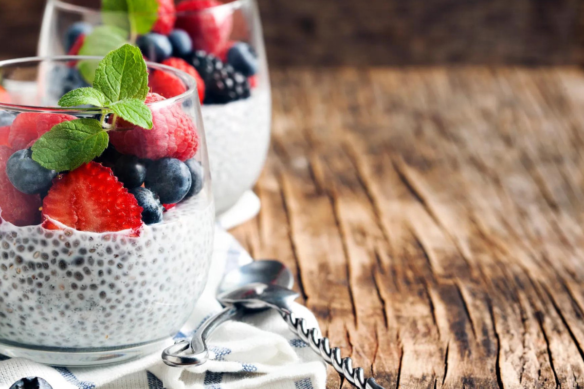 Pudim de Chia com Frutas Vermelhas: Uma Sobremesa Nutritiva e Deliciosa